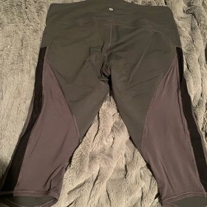 Lululemon cropped gray legging